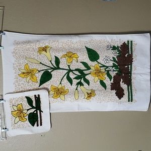 JC Penney Lily Towel Set 25"x45" Floral Vintage Made in USA
